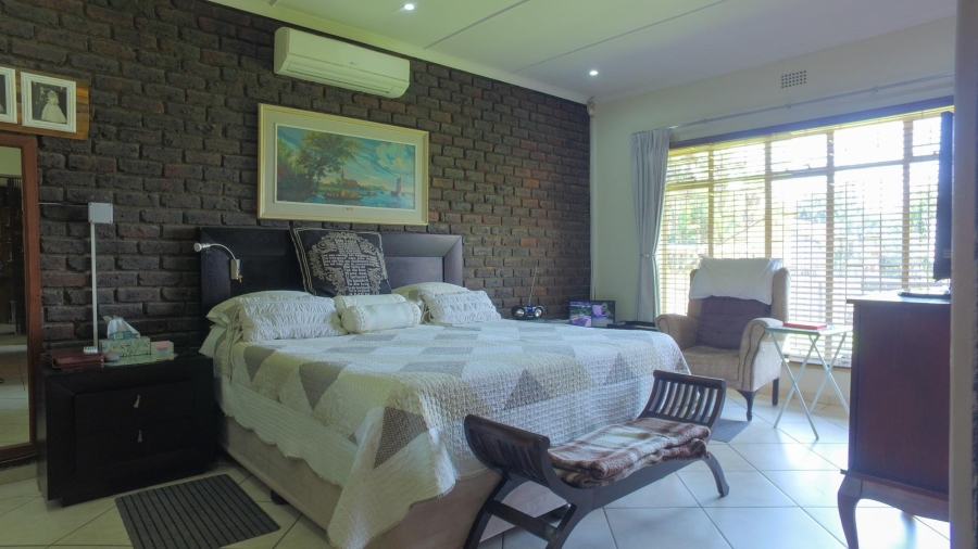 4 Bedroom Property for Sale in Safari Gardens North West